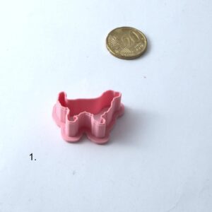 Seisova kultainen noutaja askartelumassaleikkuri