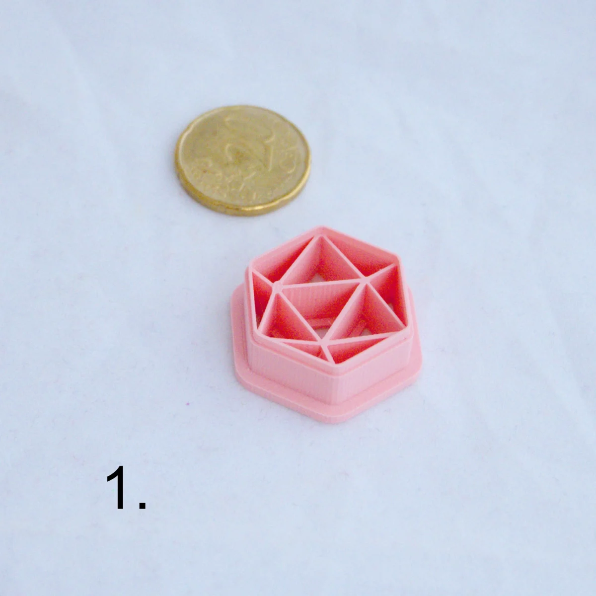 D20 noppa, askartelumassaleikkuri
